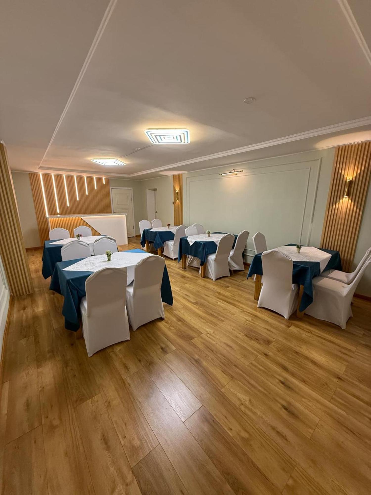 Diplomat Noble Hotel ウランバートル エクステリア 写真