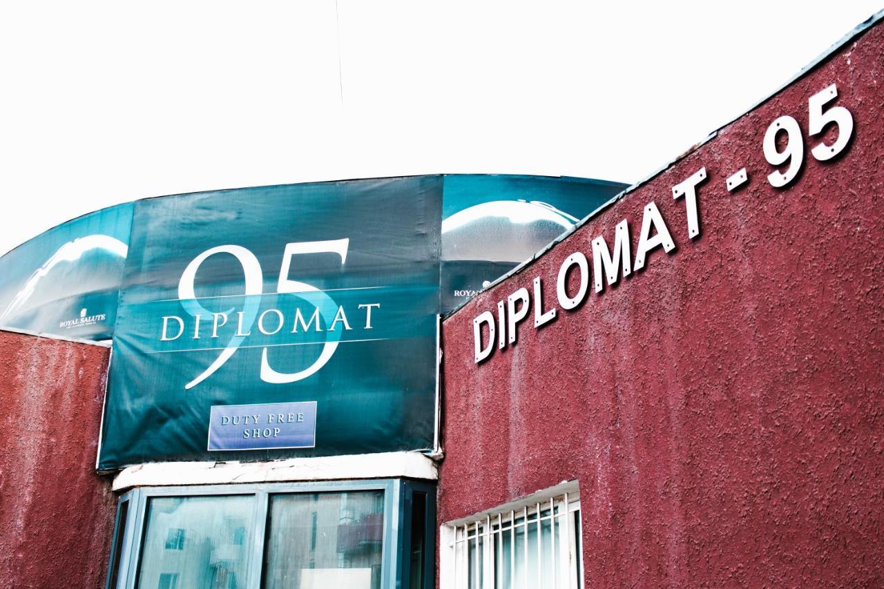 Diplomat Noble Hotel ウランバートル エクステリア 写真